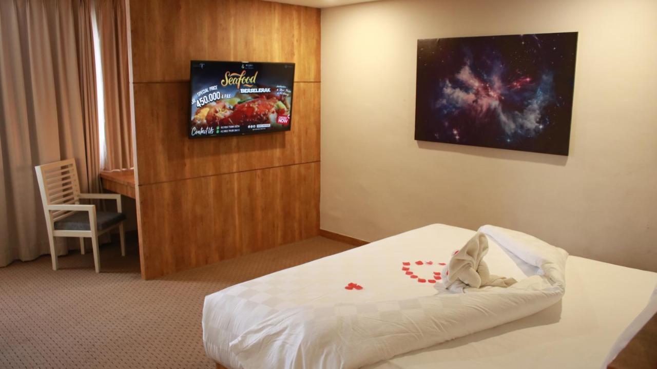 Beverly Hotel Batam Nagoya Exterior photo