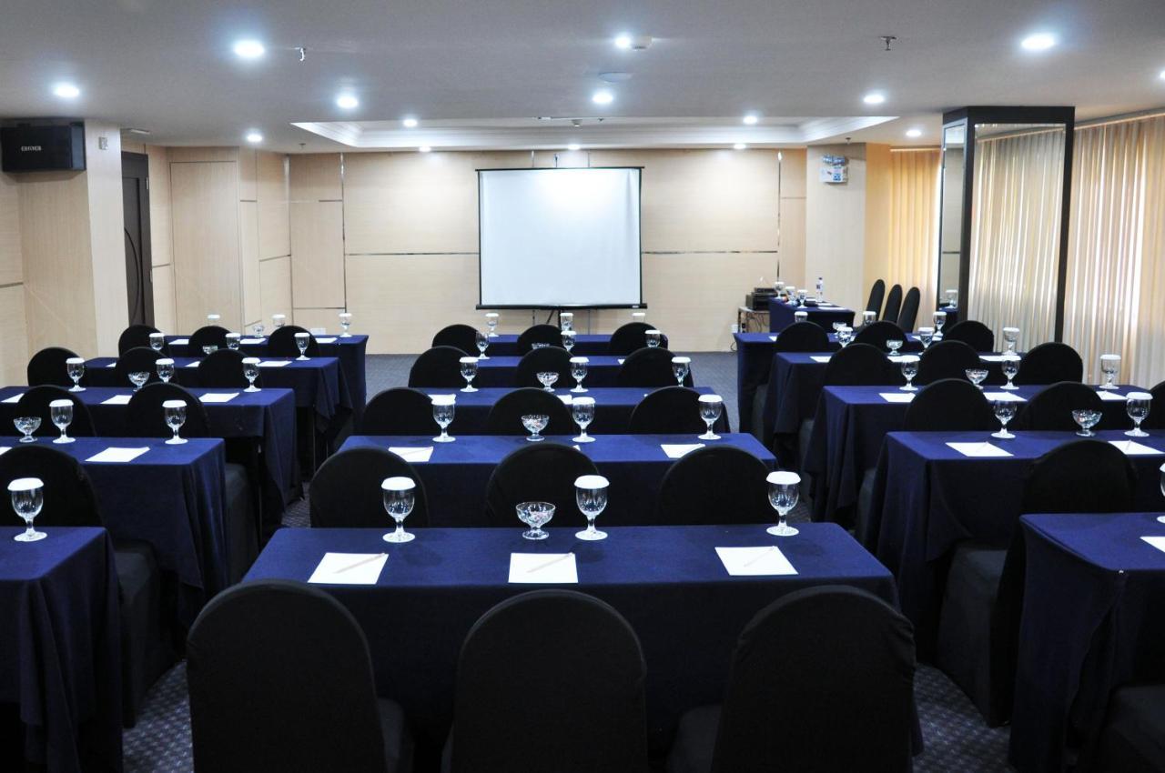 Beverly Hotel Batam Nagoya Exterior photo