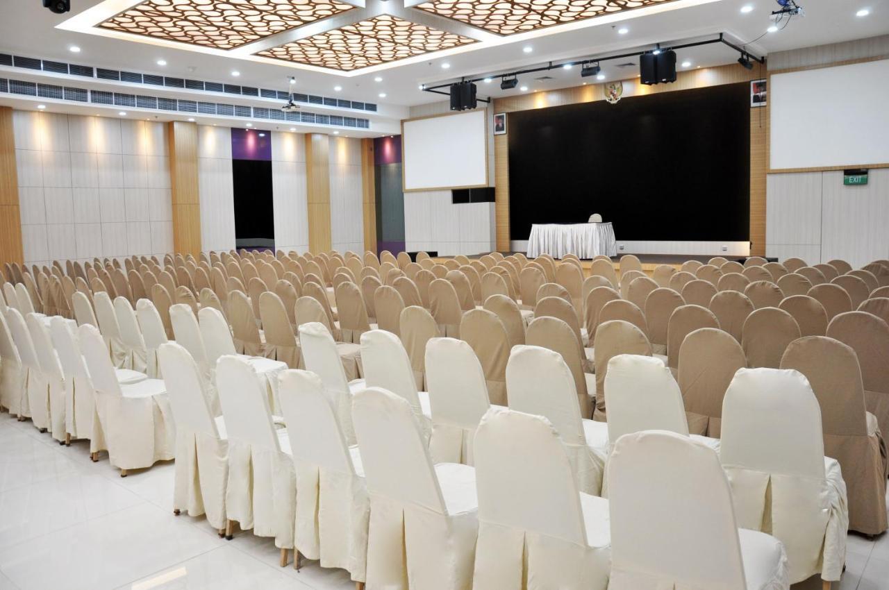 Beverly Hotel Batam Nagoya Exterior photo